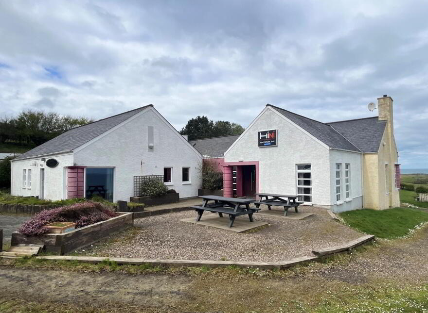 Whitepark Bay Youth Hostel, 157 Whitepark Road, Ballintoy, Ballycastle, BT54 6NH