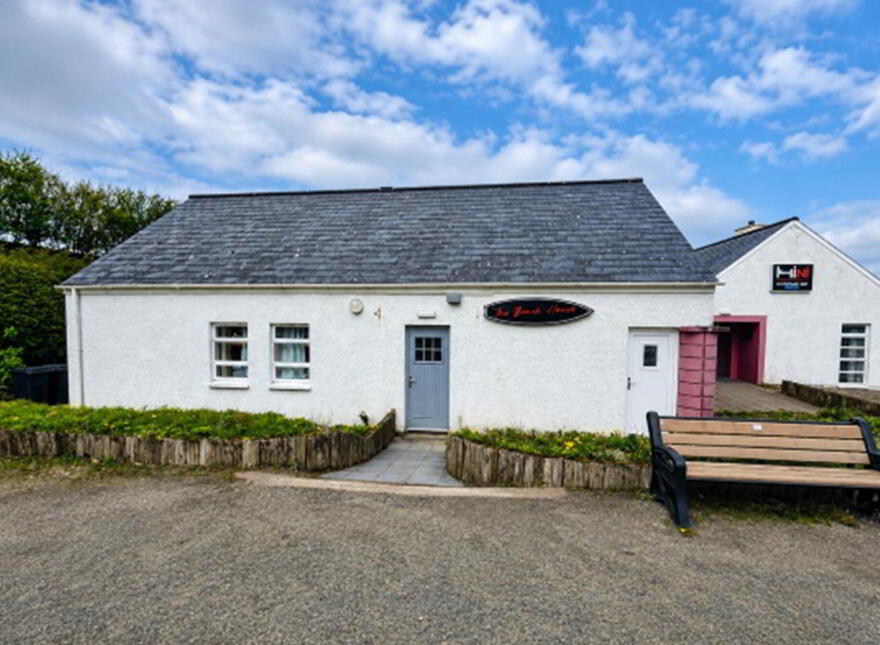 Whitepark Bay Youth Hostel, 157 Whitepark Road, Ballintoy, Ballycastle, BT54 6NH