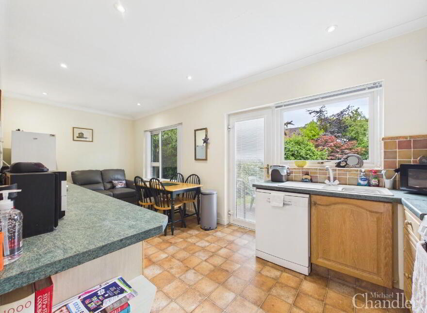 8 Ballylenaghan Road, Belfast, BT8 6WU