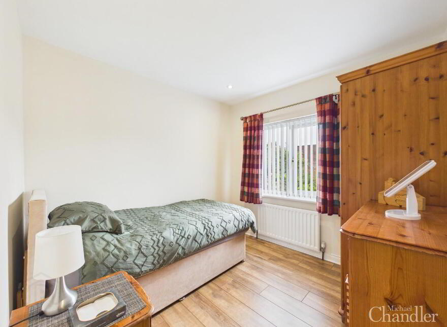 8 Ballylenaghan Road, Belfast, BT8 6WU