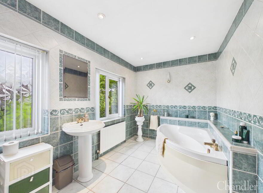 8 Ballylenaghan Road, Belfast, BT8 6WU