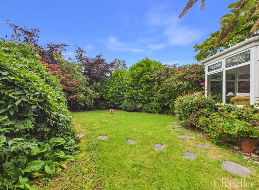 8 Ballylenaghan Road, Belfast, BT8 6WU