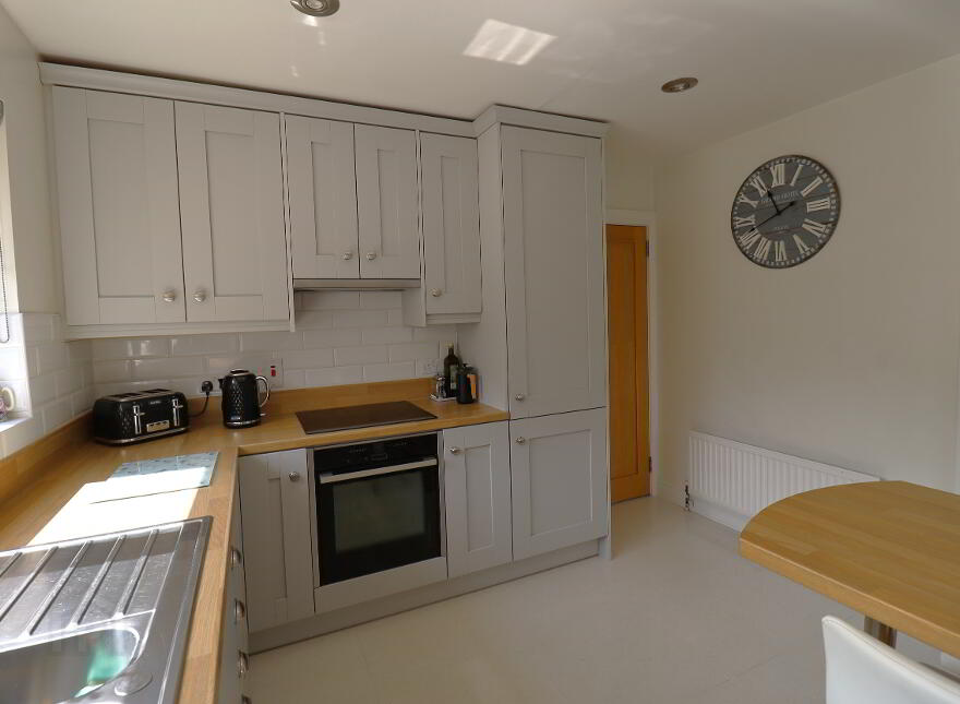 6 Meadowlands Avenue, Manse Road, Kilkeel, BT34 4YA