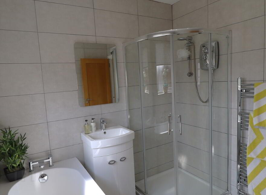 6 Meadowlands Avenue, Manse Road, Kilkeel, BT34 4YA