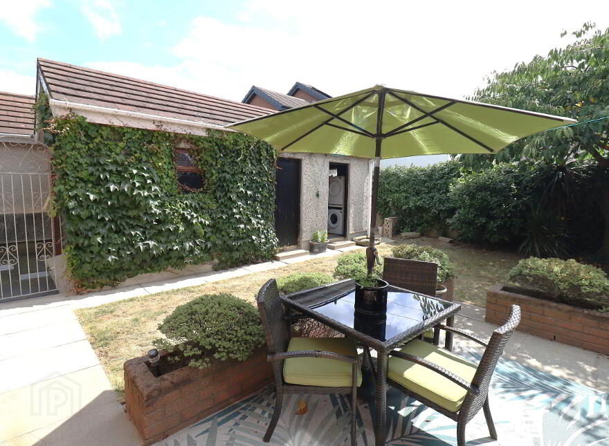 6 Meadowlands Avenue, Manse Road, Kilkeel, BT34 4YA