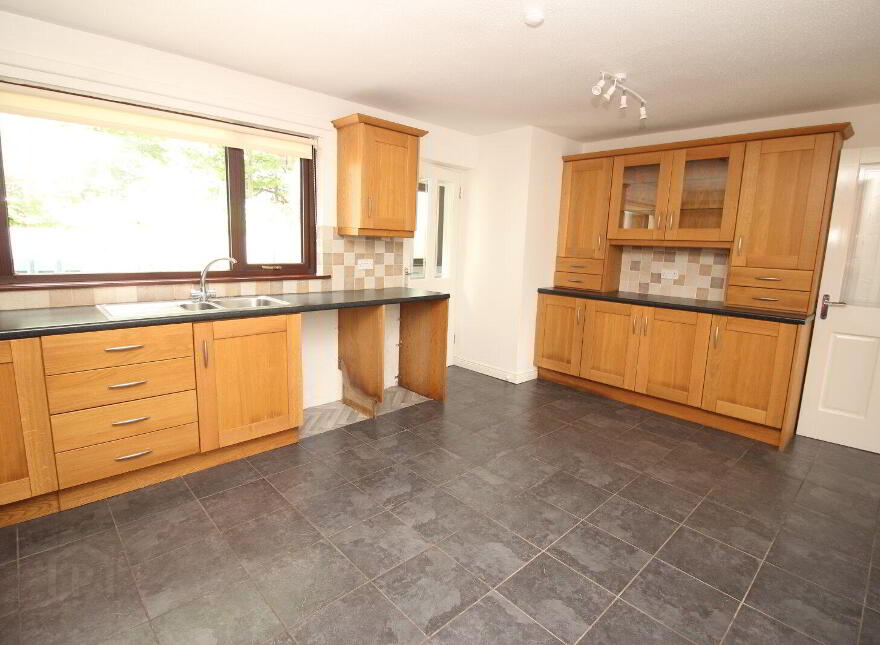 12 Carson Court, Lisburn, BT28 2PY