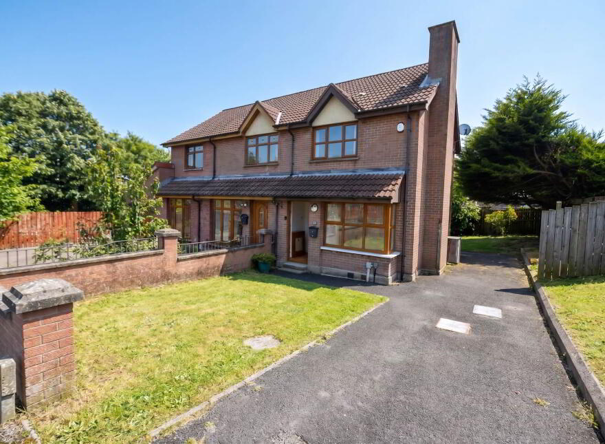 17 Lagmore Grove, Dunmurry, Belfast, BT17 0TD