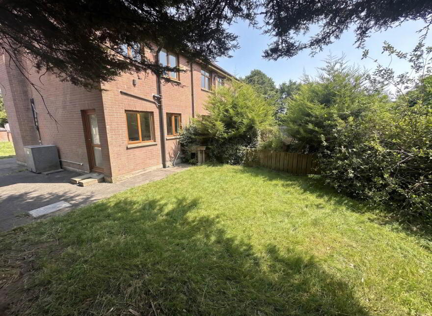 17 Lagmore Grove, Dunmurry, Belfast, BT17 0TD