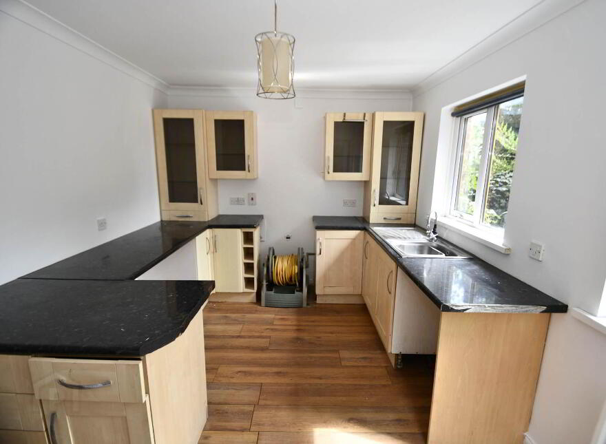 17 Lagmore Grove, Dunmurry, Belfast, BT17 0TD