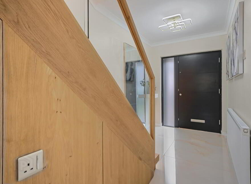 33 Downshire Park East, Belfast, BT6 9JP