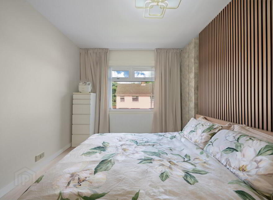 33 Downshire Park East, Belfast, BT6 9JP