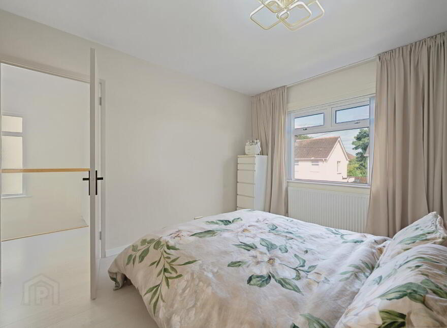 33 Downshire Park East, Belfast, BT6 9JP