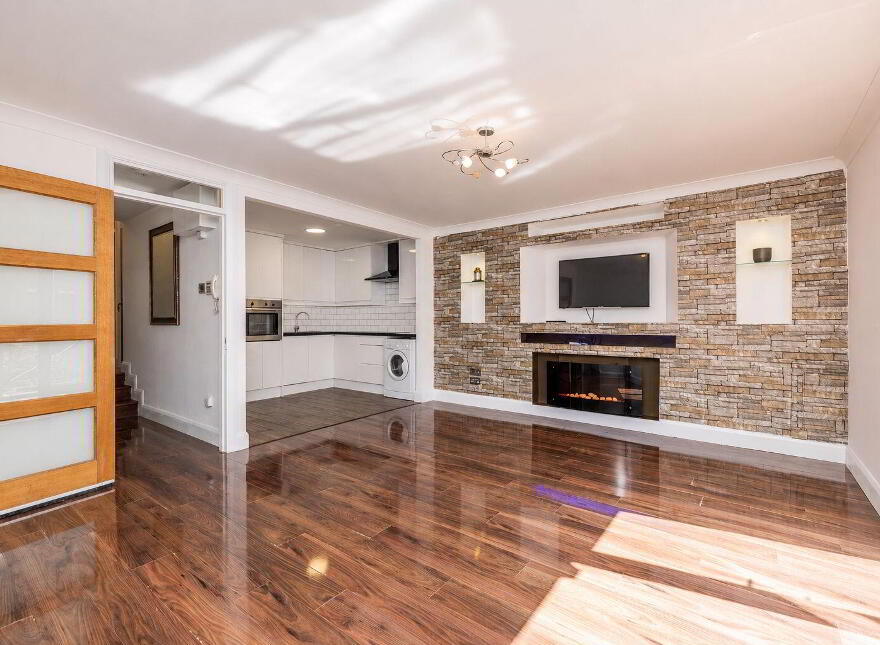 Apartment 6 Dorset Square (With Parking Space), Upper Gardiner Street, Dublin 1, D01X825