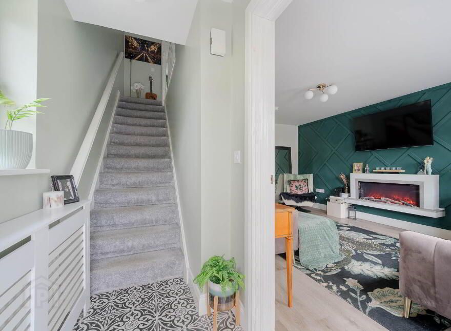 42 River Hill Road, Newtownards, BT23 7GT
