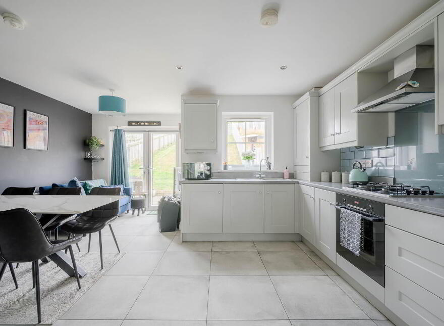 42 River Hill Road, Newtownards, BT23 7GT