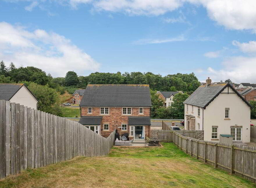 42 River Hill Road, Newtownards, BT23 7GT