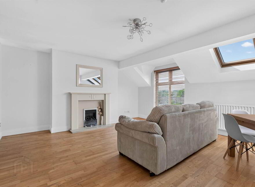 12 Locksley Lane, 110 Upper Lisburn Road, Belfast, BT10 0BB