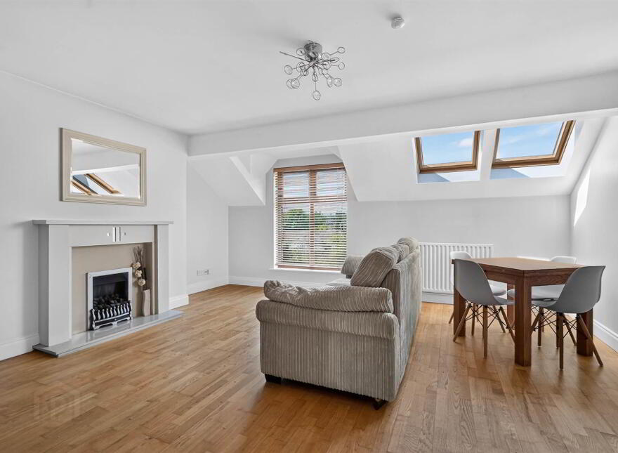 12 Locksley Lane, 110 Upper Lisburn Road, Belfast, BT10 0BB