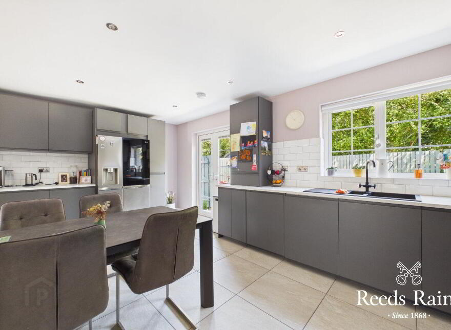 3 Rhanbuoy Mews, Carrickfergus, BT38 8ZX