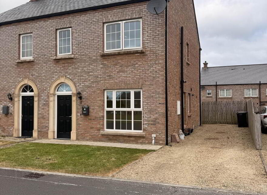 33 Cherrymount Green, Enniskillen, BT74 4GX