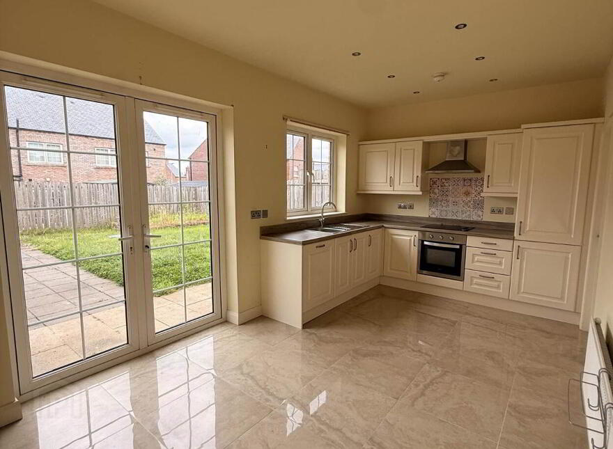 33 Cherrymount Green, Enniskillen, BT74 4GX