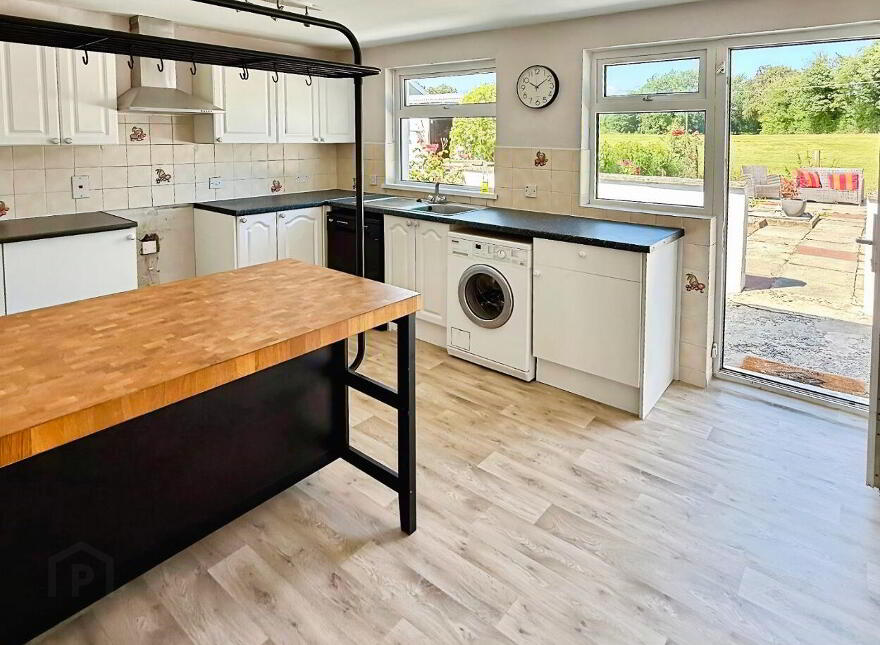 14 Moneybroom Road, Lisburn, BT28 2QP