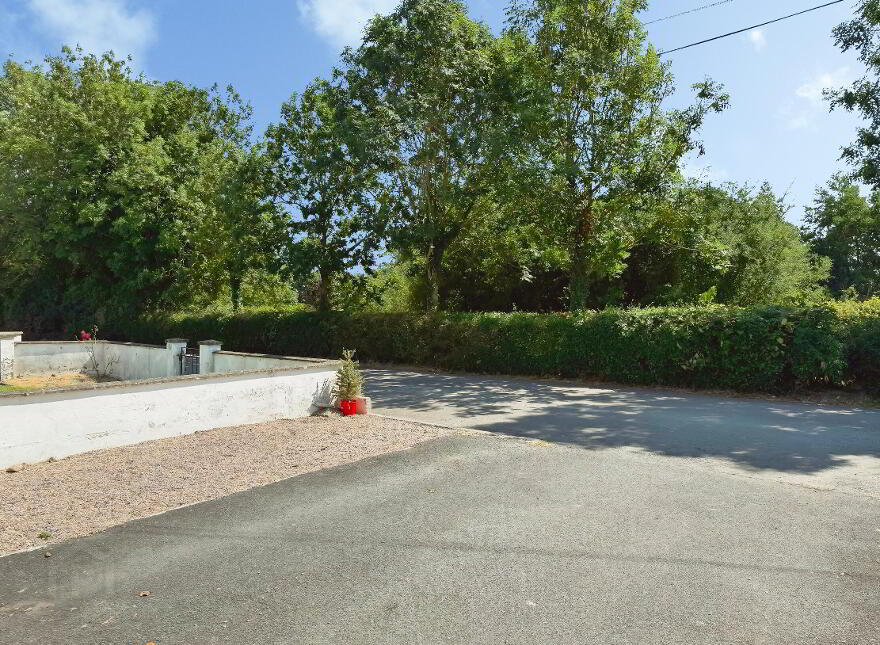 14 Moneybroom Road, Lisburn, BT28 2QP