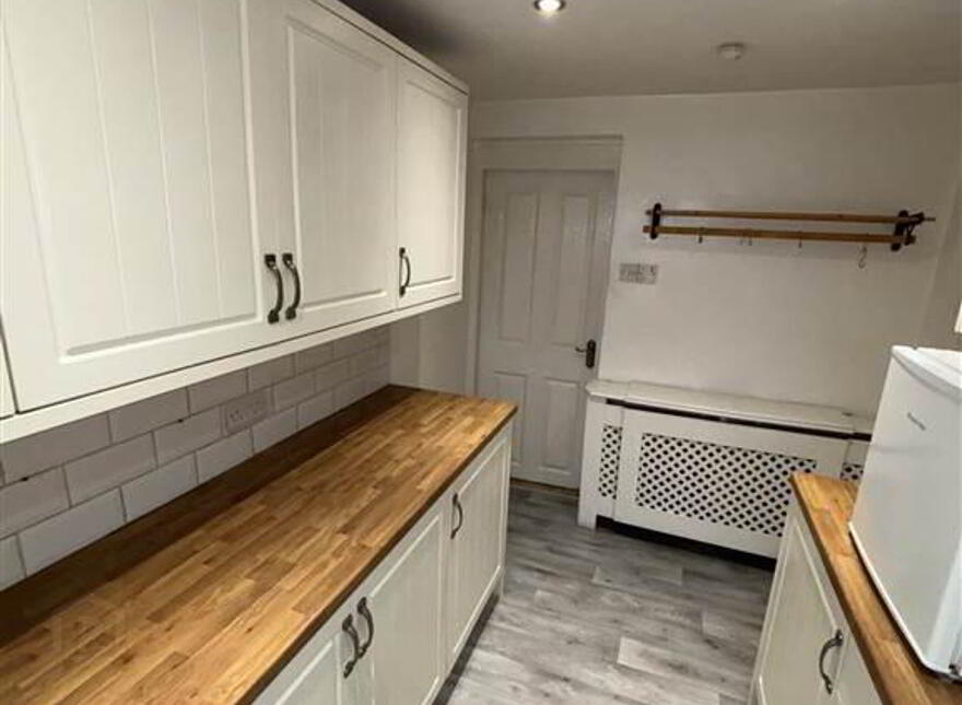 8 Hill Street, Dunmurry, Belfast, BT17 0AD