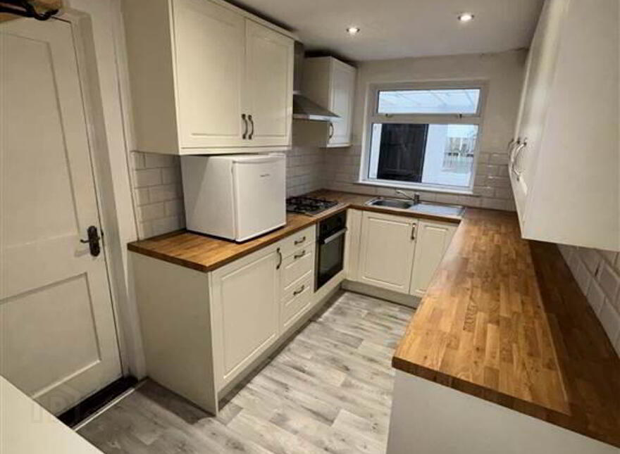 8 Hill Street, Dunmurry, Belfast, BT17 0AD