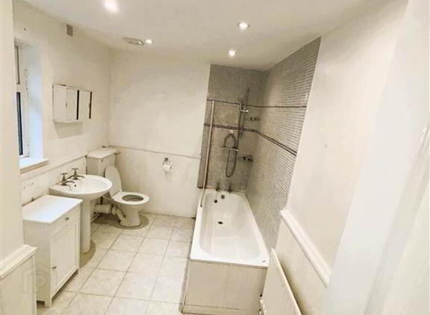 8 Hill Street, Dunmurry, Belfast, BT17 0AD