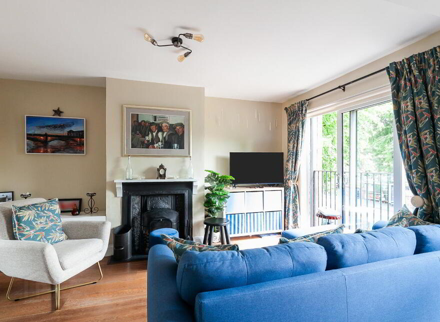 4 Chichester Gardens, Belfast, BT15 5FS