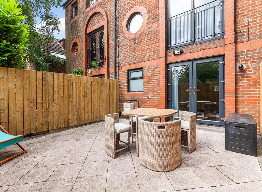 4 Chichester Gardens, Belfast, BT15 5FS