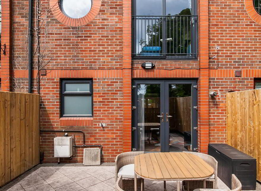 4 Chichester Gardens, Belfast, BT15 5FS