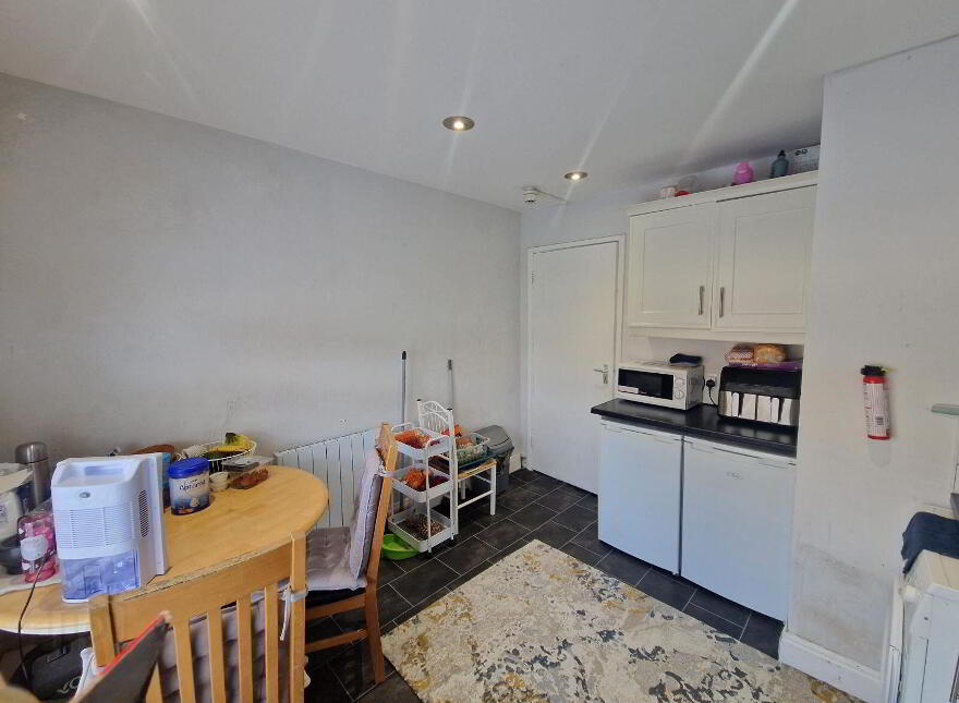 Con's Shop, 12a Gurranebraher Road, Gurranabraher, T23F9TP