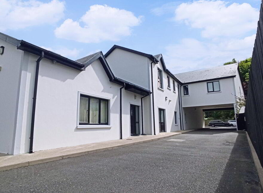 Ballyduff Crescent, Main Street, Lifford, F93FHP1