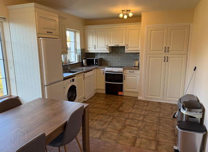 12 Manor Place, Manor Village, Tralee, V92AE3W