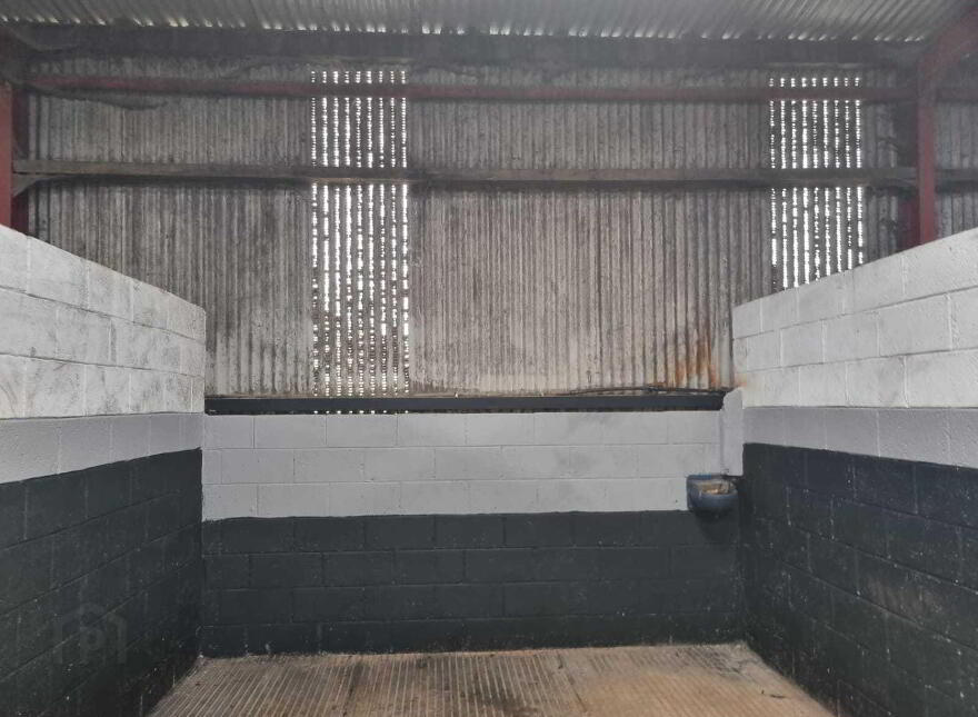 Whitethorn Equestrian Centre, Knocknasnaa, Abbeyfeale, V9476C0