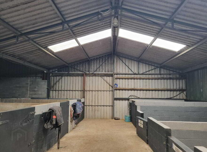 Whitethorn Equestrian Centre, Knocknasnaa, Abbeyfeale, V9476C0