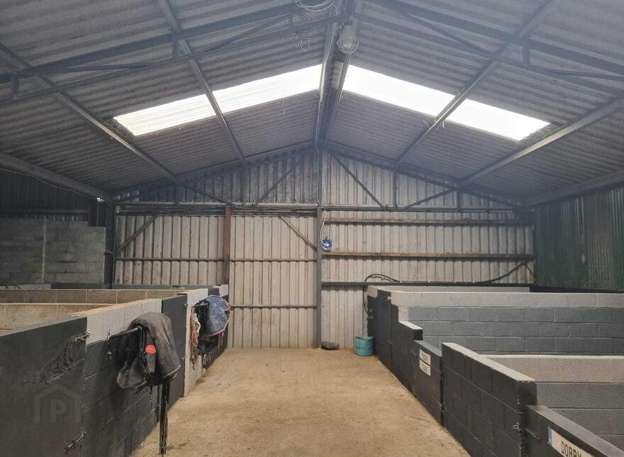 Whitethorn Equestrian Centre, Knocknasnaa, Abbeyfeale, V9476C0