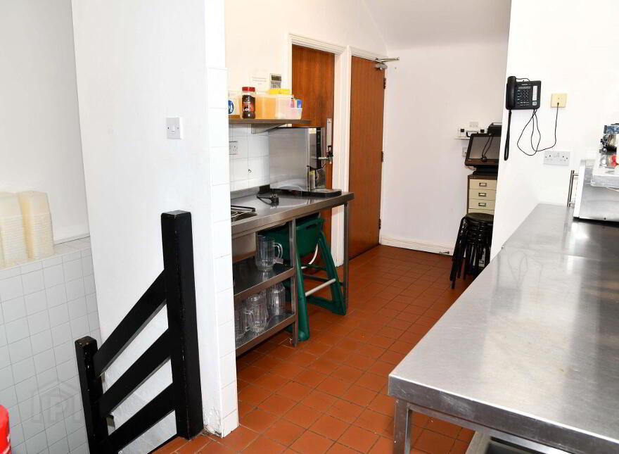 Finn's Bar Restaurant, Milltown, H54Y038