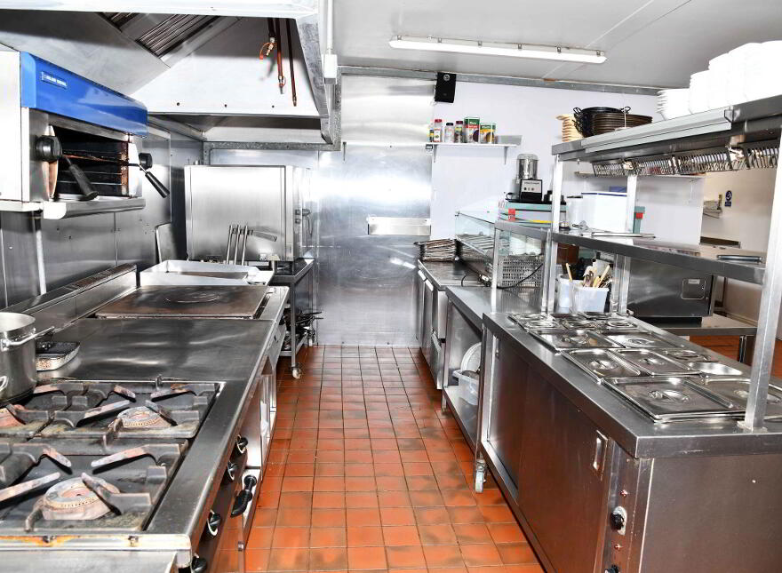 Finn's Bar Restaurant, Milltown, H54Y038