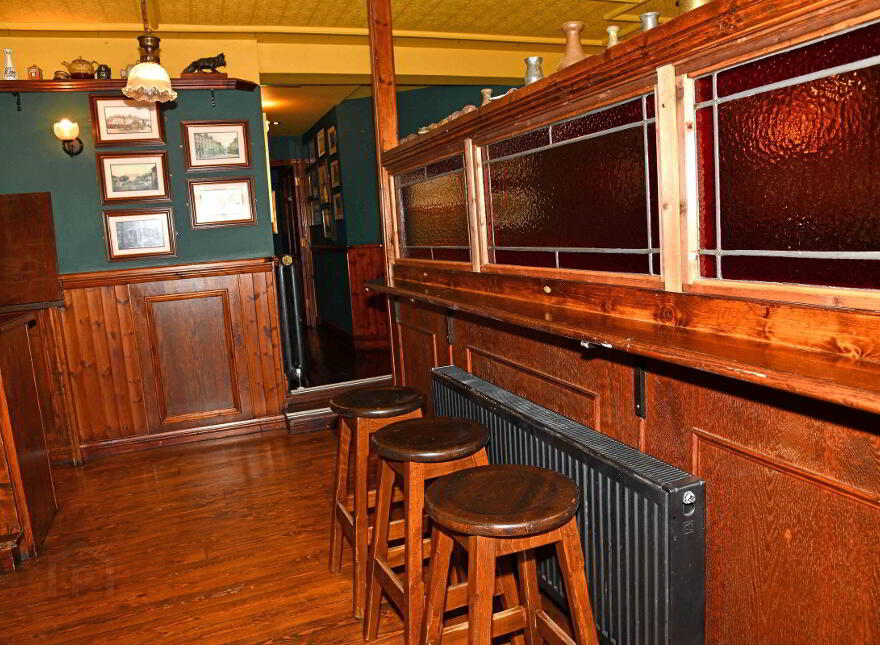 Finn's Bar Restaurant, Milltown, H54Y038