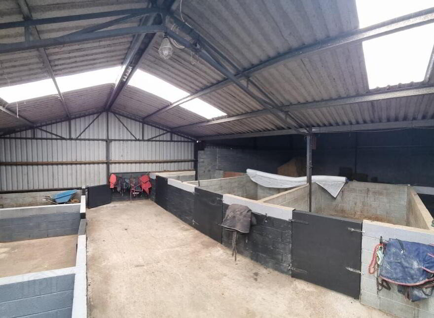 Whitethorn Equestrian Centre, Knocknasnaa, Abbeyfeale, V9476C0