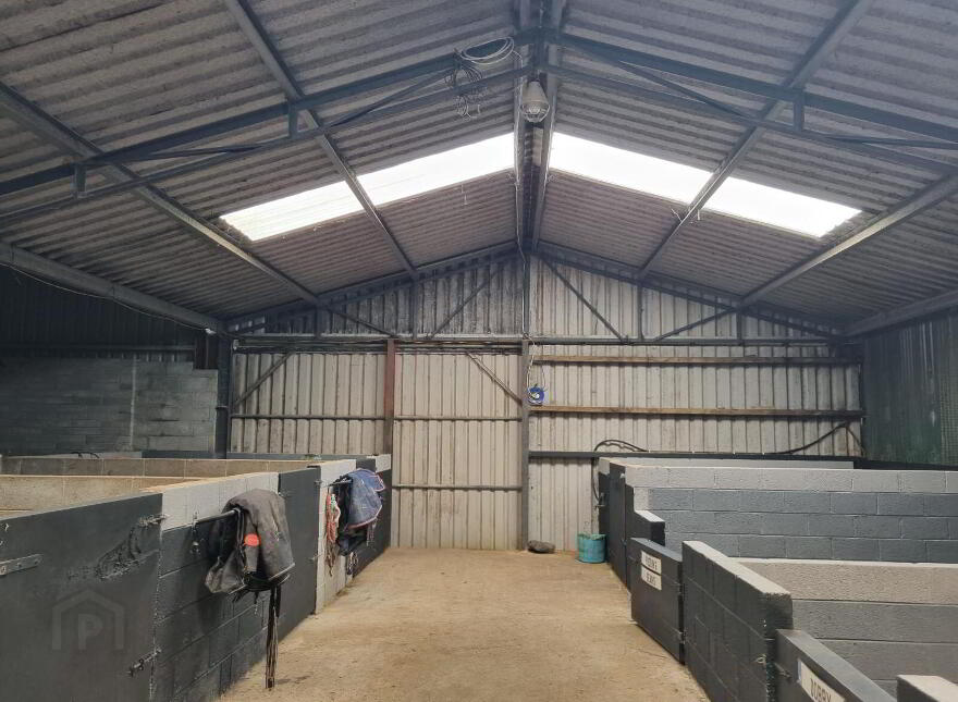 Whitethorn Equestrian Centre, Knocknasnaa, Abbeyfeale, V9476C0