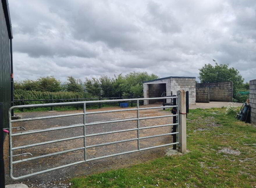 Whitethorn Equestrian Centre, Knocknasnaa, Abbeyfeale, V9476C0