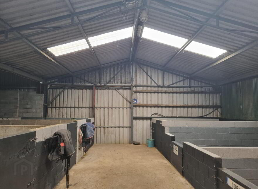 Whitethorn Equestrian Centre, Knocknasnaa, Abbeyfeale, V9476C0