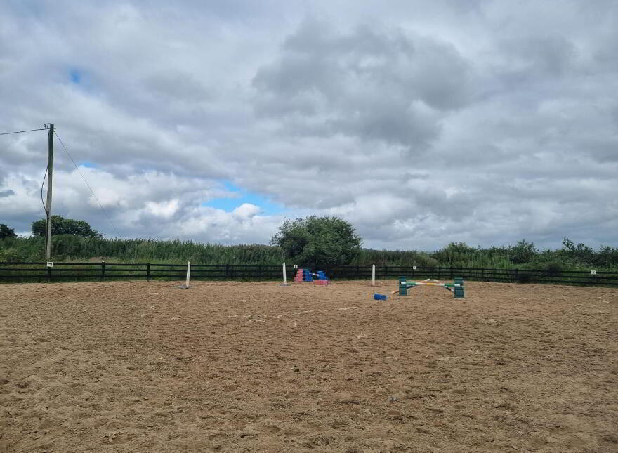 Whitethorn Equestrian Centre, Knocknasnaa, Abbeyfeale, V9476C0