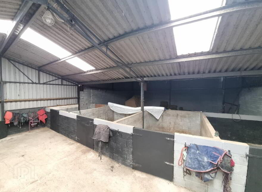 Whitethorn Equestrian Centre, Knocknasnaa, Abbeyfeale, V9476C0