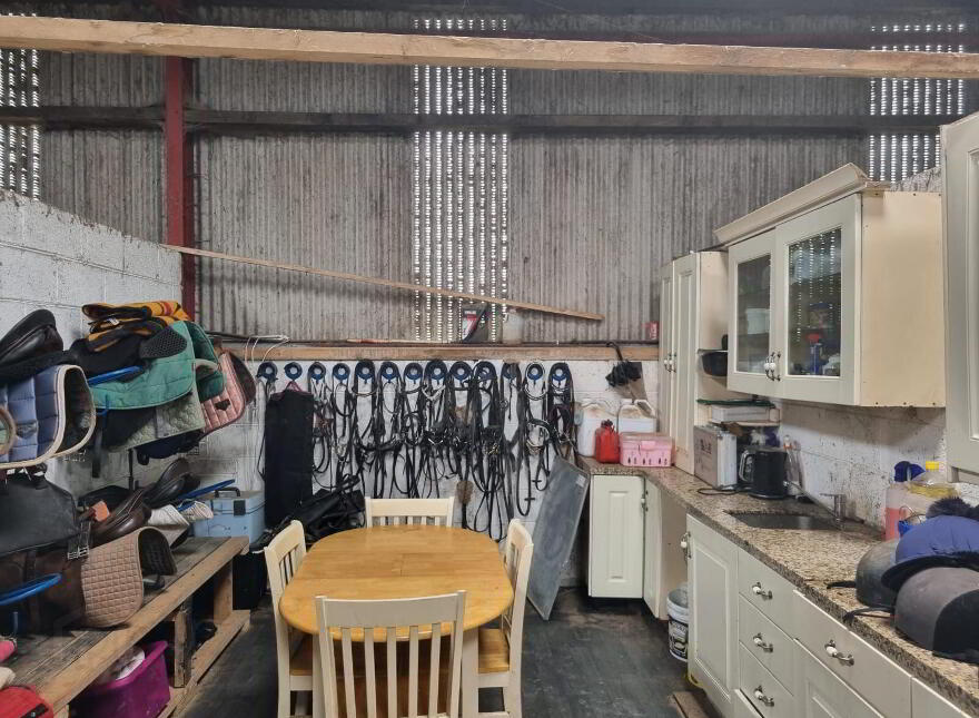 Whitethorn Equestrian Centre, Knocknasnaa, Abbeyfeale, V9476C0