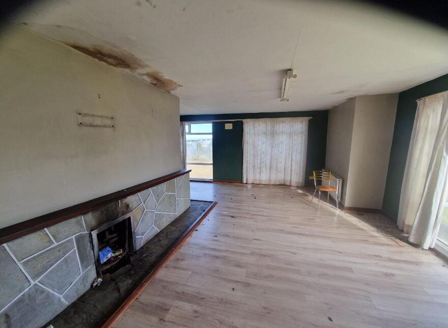 Seaview House On, C. 3 Acres Caravan Road, Dungloe, F94Y0C0